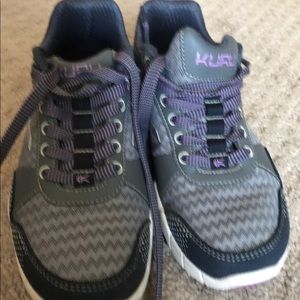 Ladies KURU Walkers size 5